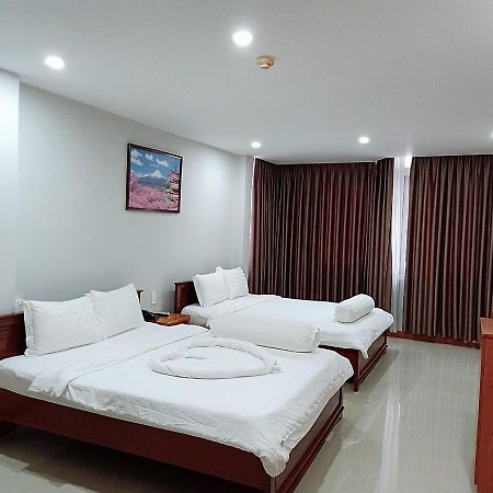 Rich Hotel 芹苴 外观 照片