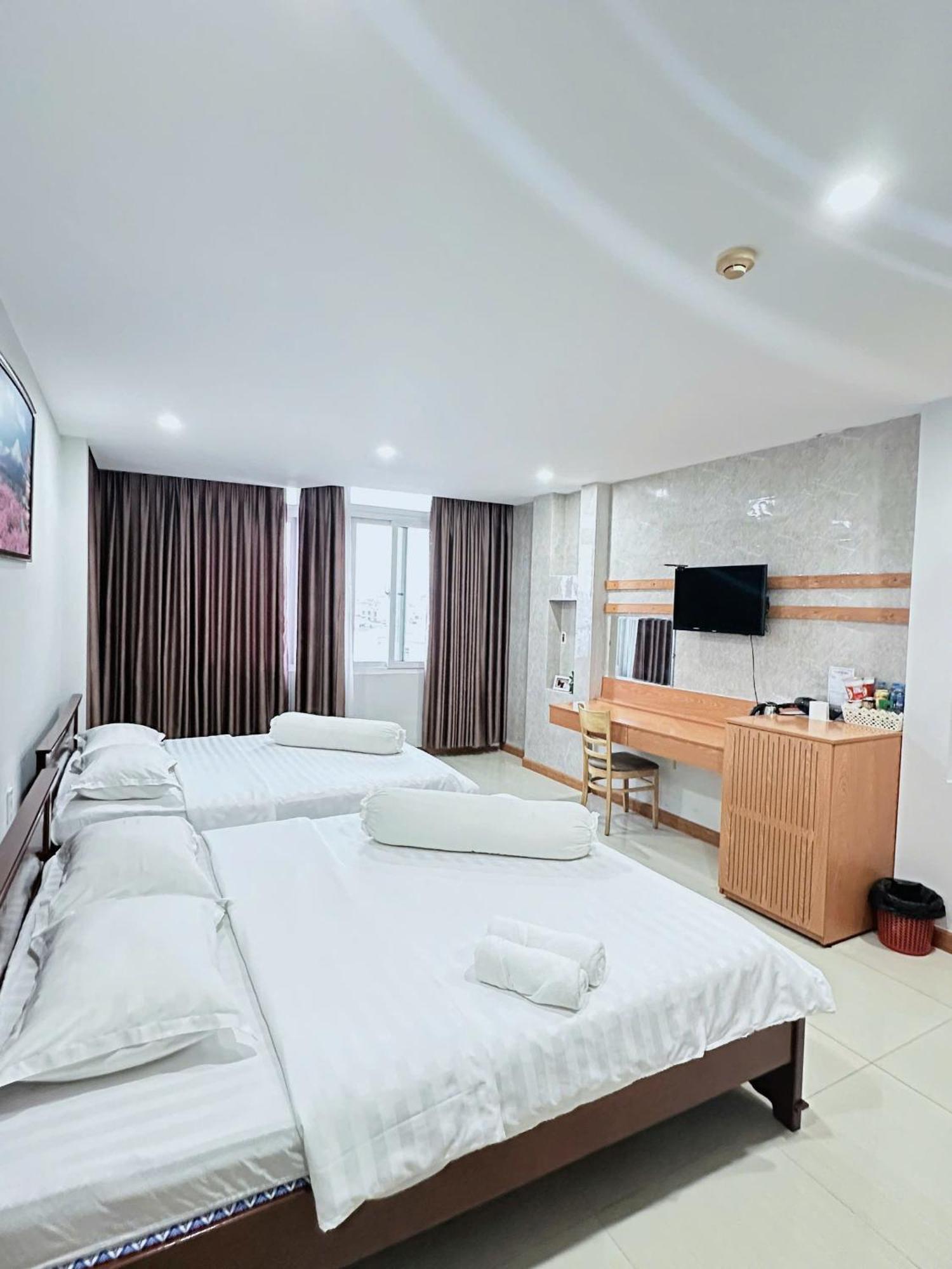 Rich Hotel 芹苴 外观 照片