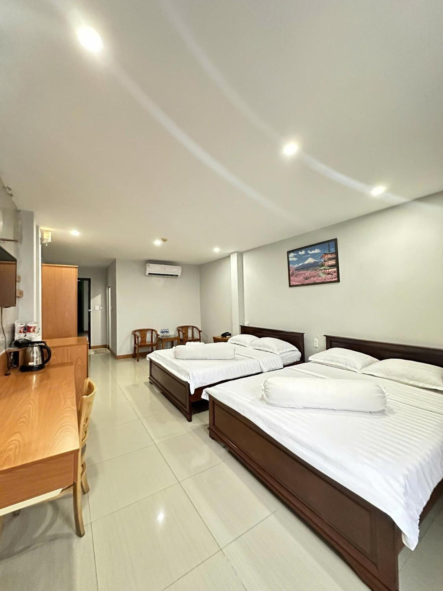 Rich Hotel 芹苴 外观 照片
